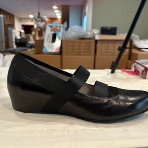 BRAND NEW Aquatalia Black Women's Wedges, 11 M, Unique 2, elasticized straps